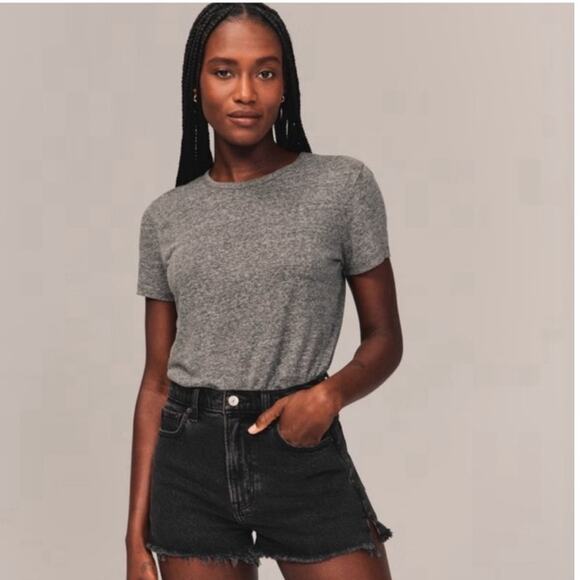 Abercrombie & Fitch Mid Rise Boyfriend Black Shorts size 28 NWT - Picture 1 of 8